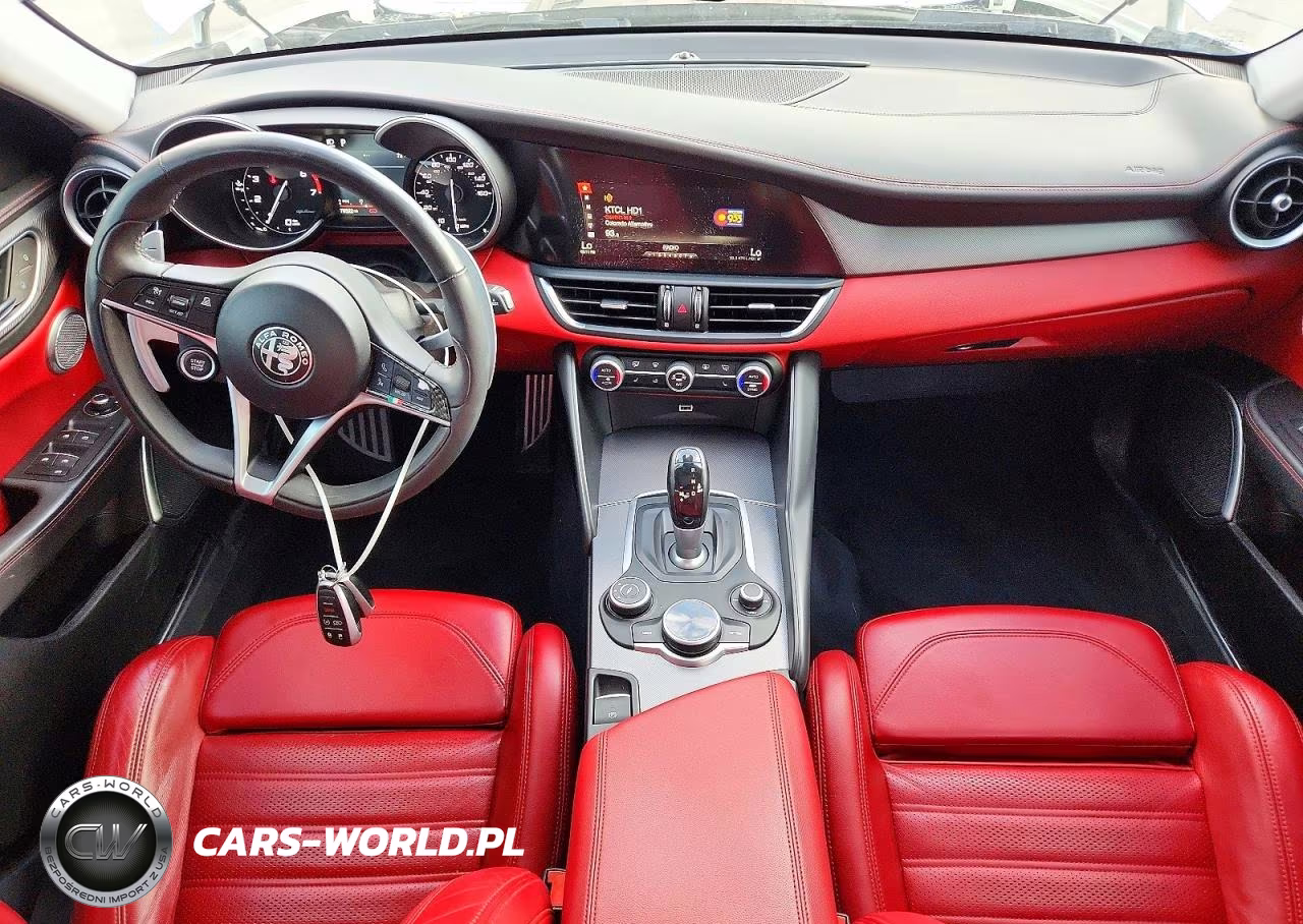 2018 Alfa Romeo Giulia Ti Q4 VIN:ZARFAEEN1J7592760 - 8