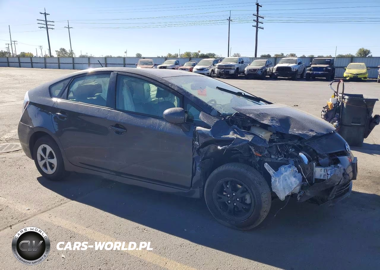 2015 Toyota Prius Four VIN:JTDKN3DU1F0445820 - 4
