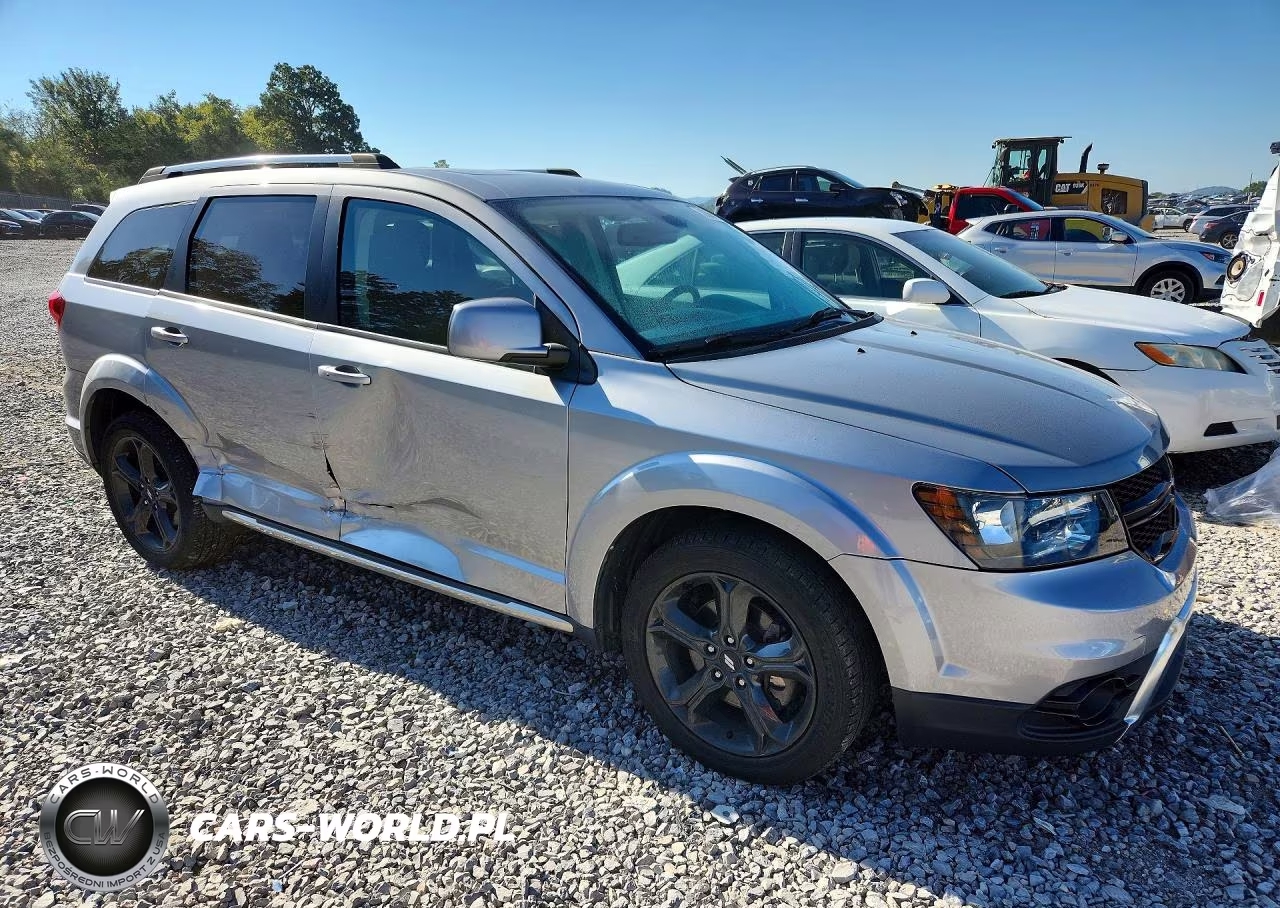 2020 Dodge Journey Crossroad VIN:3C4PDCGB3LT194283 - 4