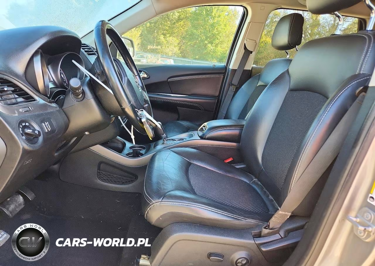 2020 Dodge Journey Crossroad VIN:3C4PDCGB3LT194283 - 7