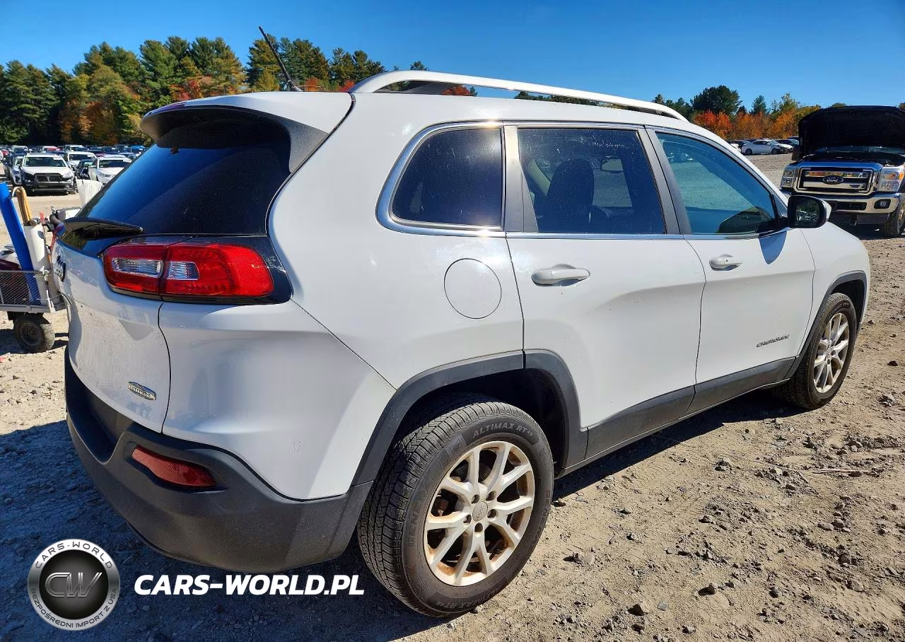 2014 Jeep Cherokee Latitude VIN:1C4PJLCB4EW126425 - 3