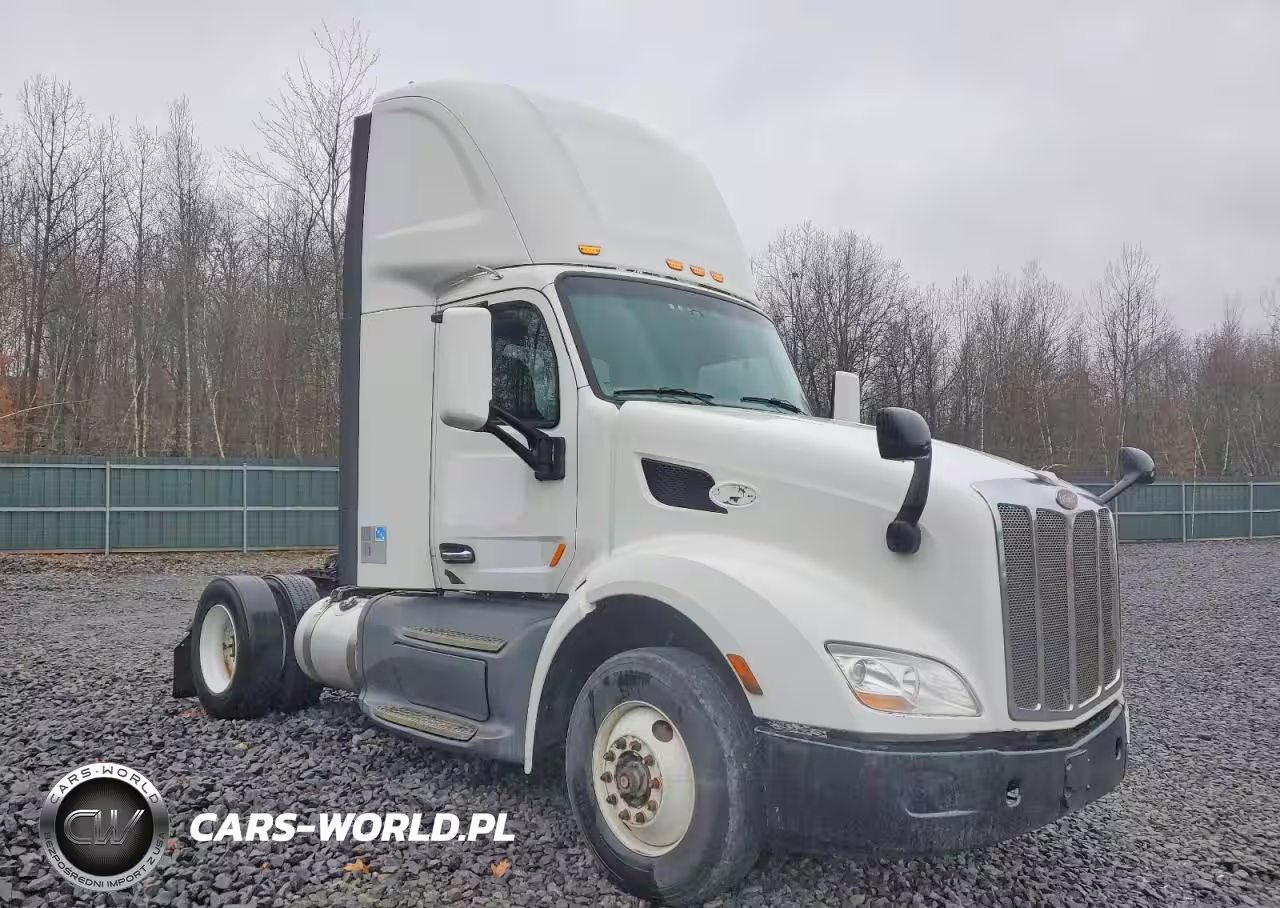 2016 Peterbilt 579 Semi Truck