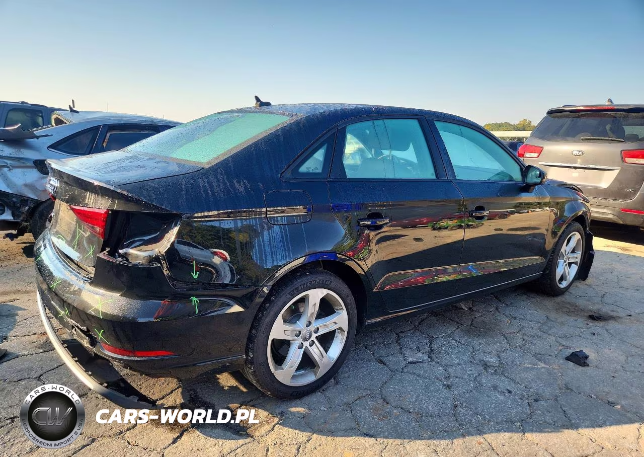 2017 Audi A3 Premium VIN:WAUAUGFF3H1057065 - 3