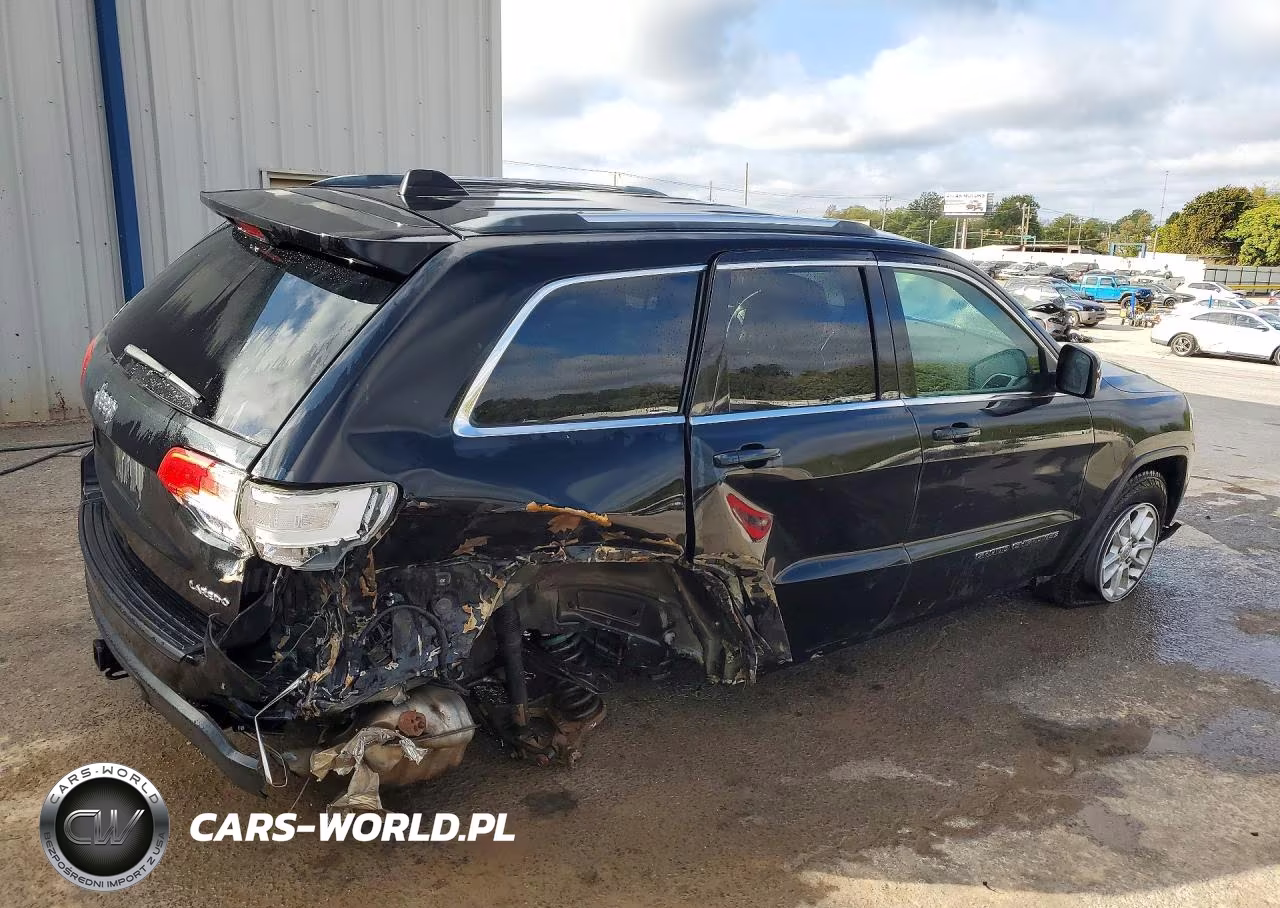 2018 Jeep Grand Cherokee Laredo VIN:1C4RJEAG8JC412261 - 3