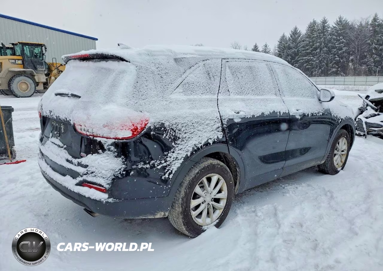 2017 Kia Sorento Lx VIN:5XYPG4A34HG241561 - 3