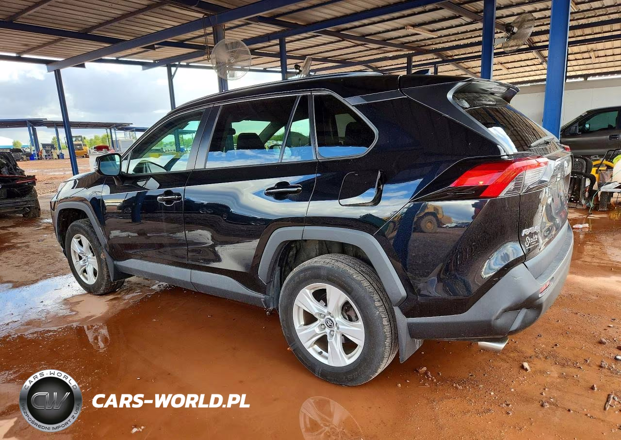 2021 Toyota Rav4 Xle VIN:2T3P1RFV2MC166137 - 2