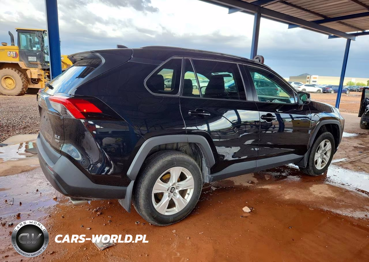 2021 Toyota Rav4 Xle VIN:2T3P1RFV2MC166137 - 3