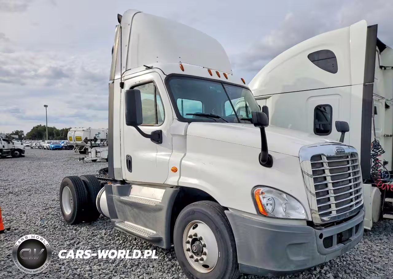2016 Freightliner Cascadia 125 Semi Truck