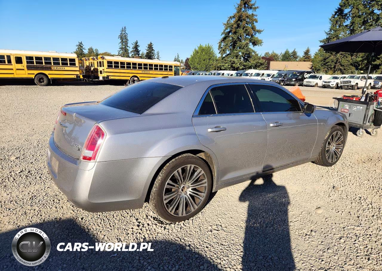 2013 Chrysler 300 S VIN:2C3CCABG4DH641016 - 3