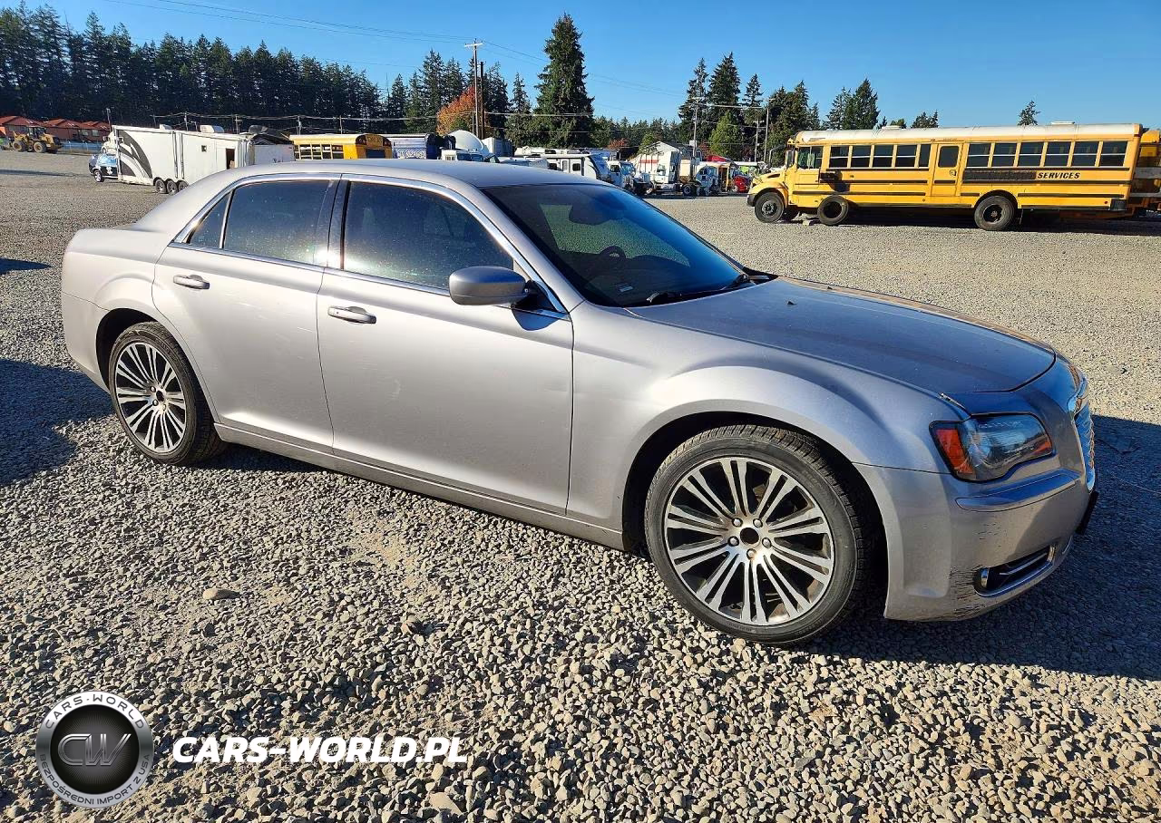 2013 Chrysler 300 S VIN:2C3CCABG4DH641016 - 4