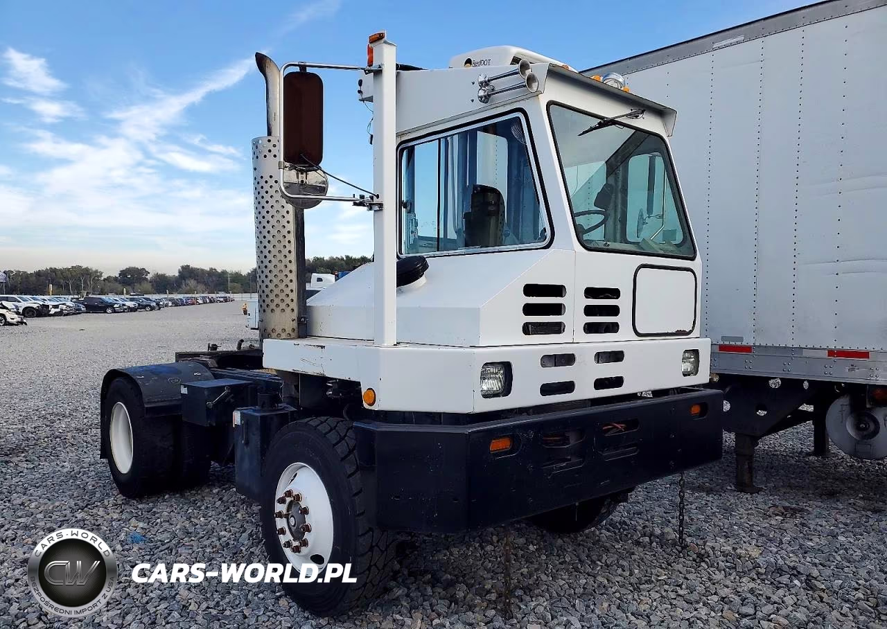 2011 Capacity Tj5000 Yard Truck