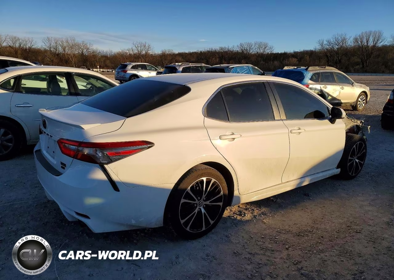 2018 Toyota Camry L VIN:JTNB11HKXJ3025047 - 3
