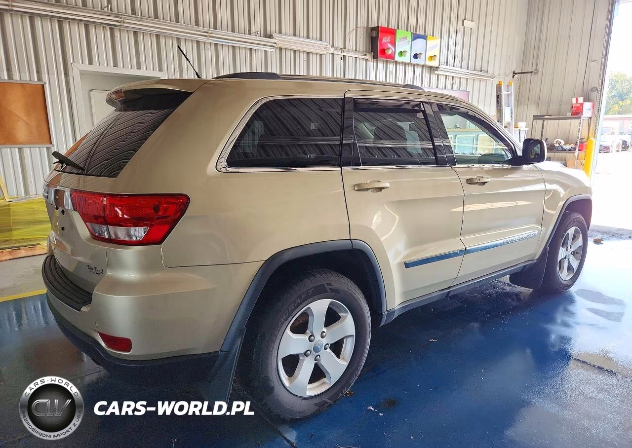 2011 Jeep Grand Cherokee Laredo VIN:1J4RR4GG2BC736814 - 3