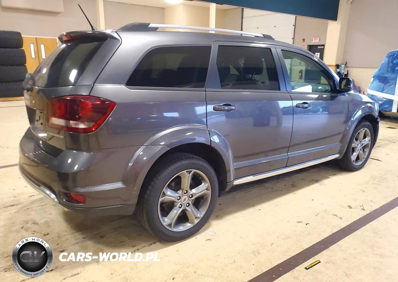 2018 Dodge Journey Crossroad VIN:3C4PDDGG3JT159581 - 3