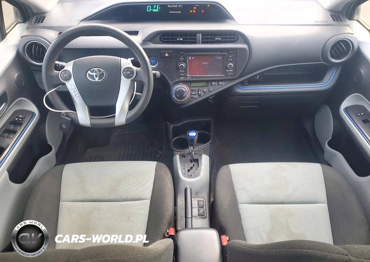 2013 Toyota Prius C Three VIN:JTDKDTB32D1538432 - 8