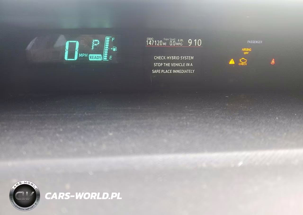 2013 Toyota Prius C Three VIN:JTDKDTB32D1538432 - 9