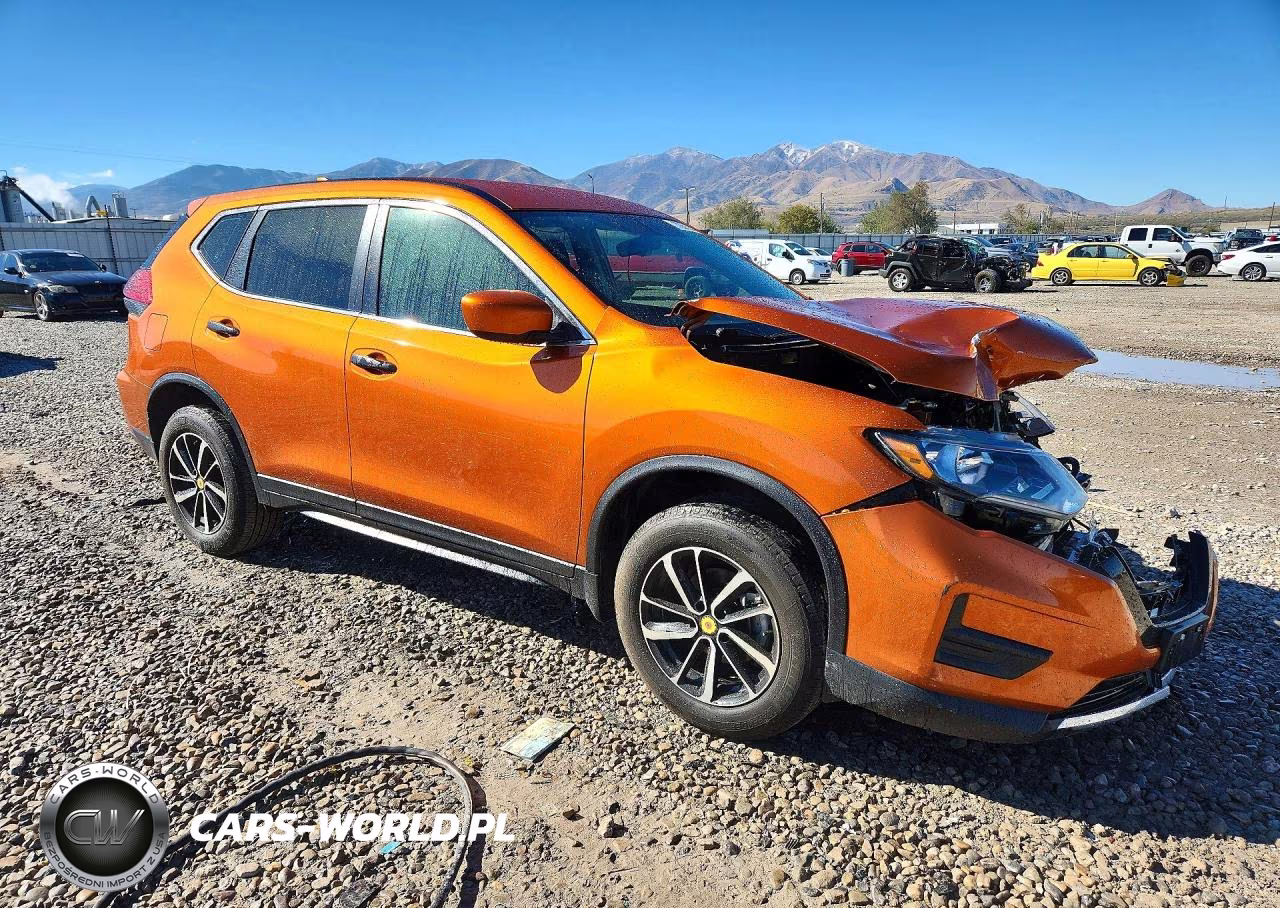 2017 Nissan Rogue S VIN:5N1AT2MV2HC733668 - 4