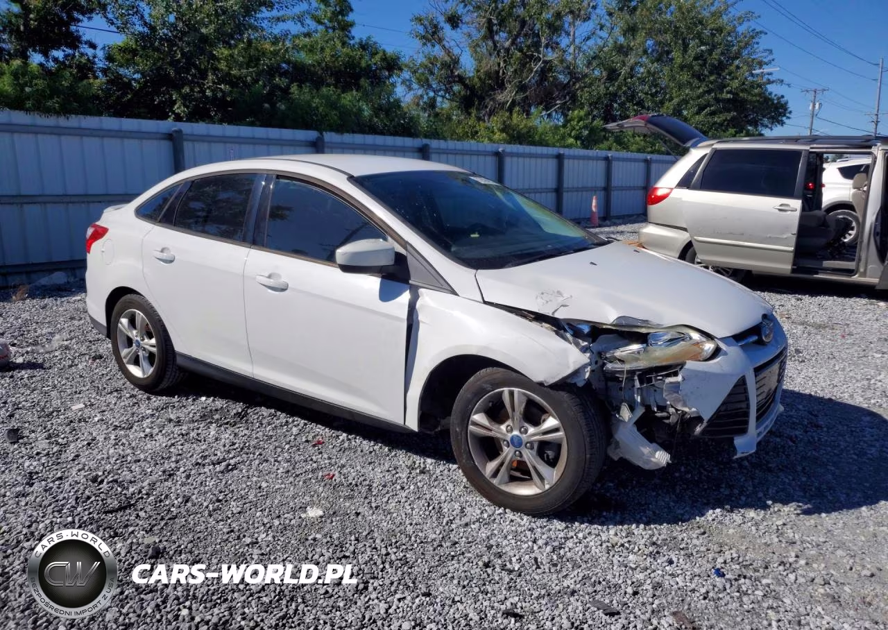 2012 Ford Focus Se VIN:1FAHP3F23CL303419 - 4