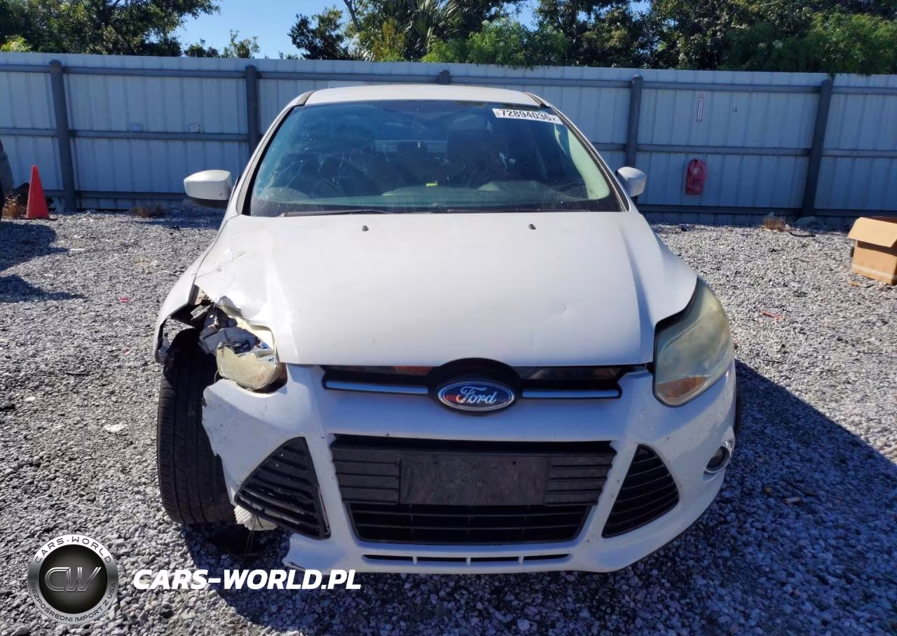 2012 Ford Focus Se VIN:1FAHP3F23CL303419 - 5