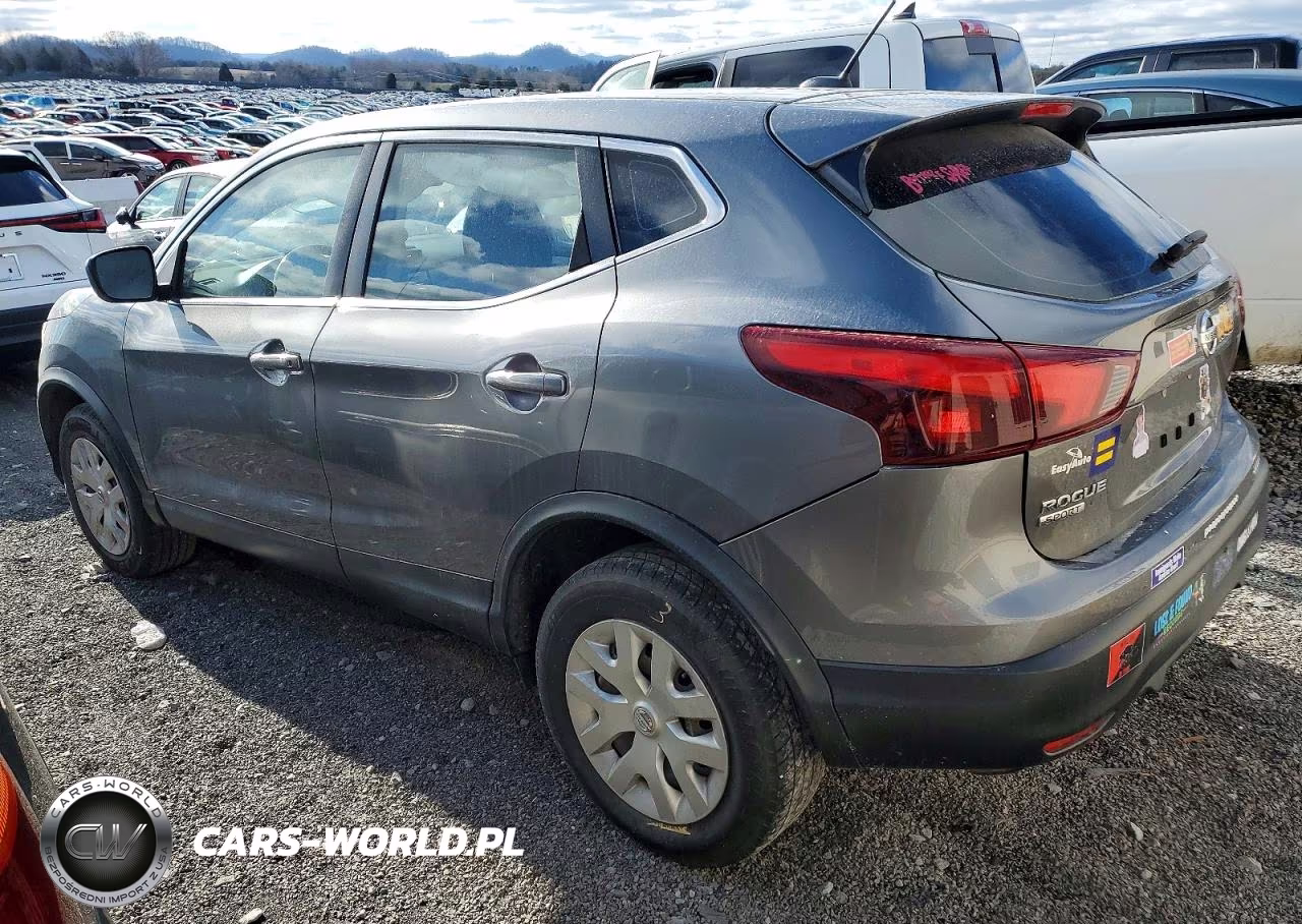2018 Nissan Rogue VIN:JN1BJ1CR9JW250960 - 2