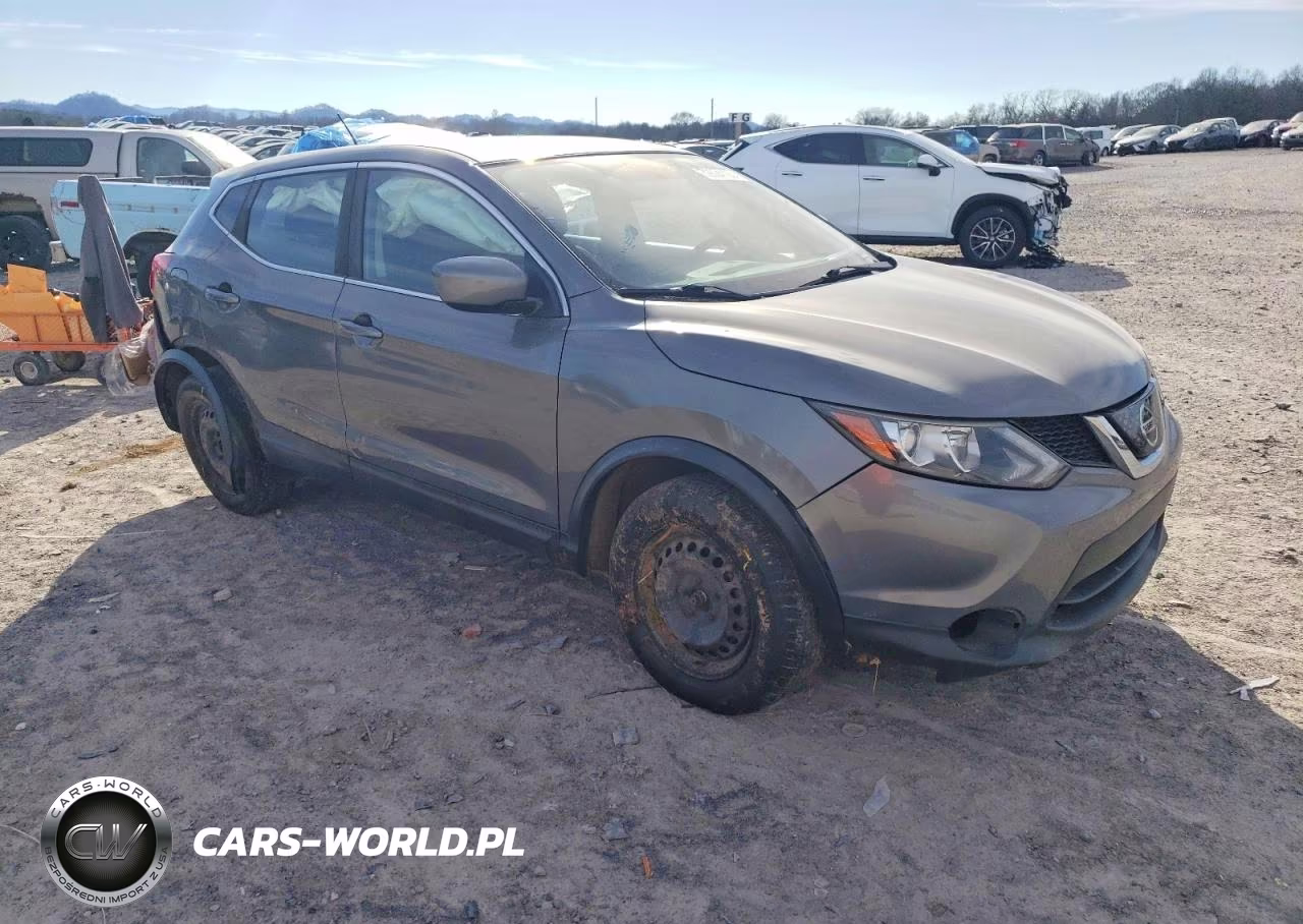 2018 Nissan Rogue VIN:JN1BJ1CR9JW250960 - 4