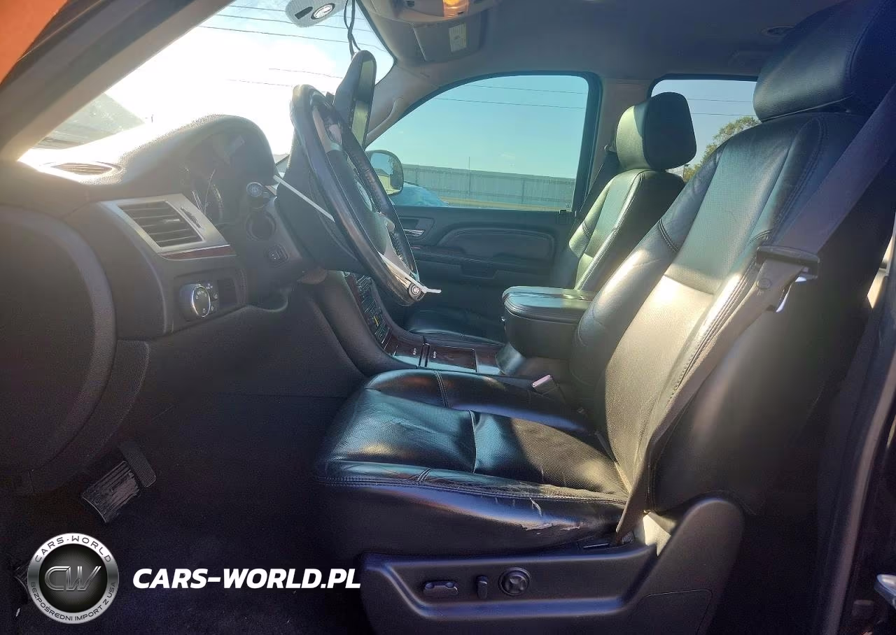 2009 Cadillac Escalade VIN:1GYFC13239R114842 - 7