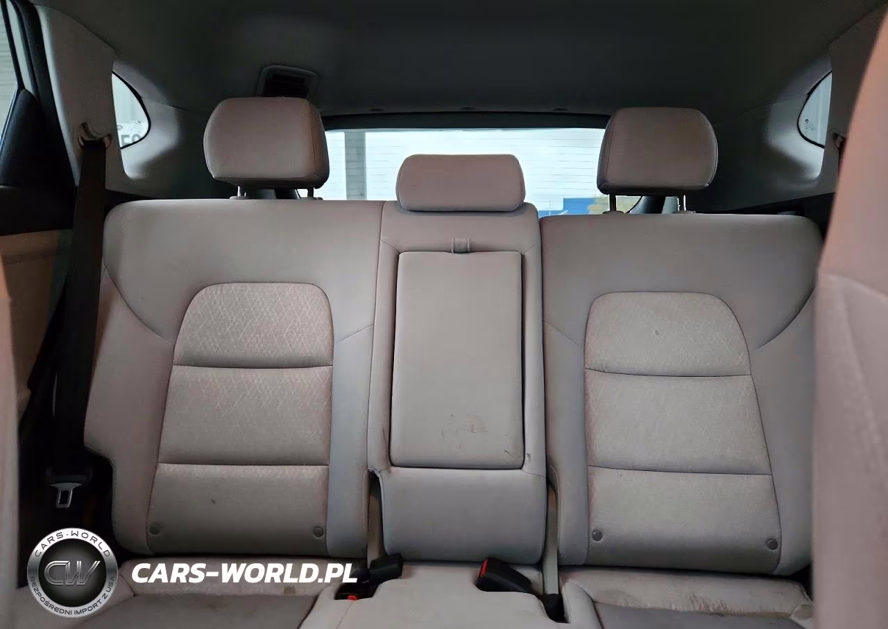 2017 Hyundai Tucson Limited VIN:KM8J3CA25HU582819 - 10
