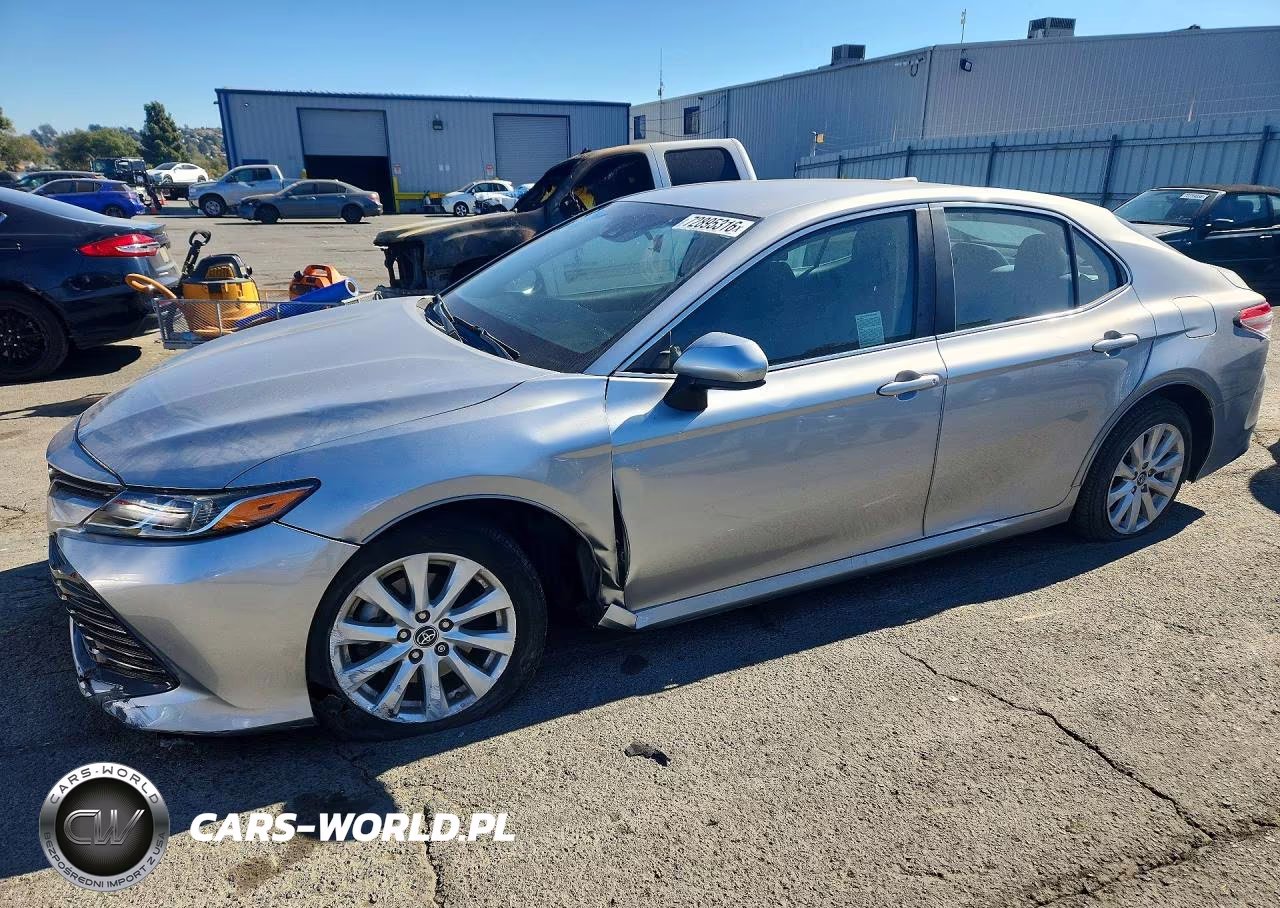 2018 Toyota Camry Le – zdjęcie 1 z 12