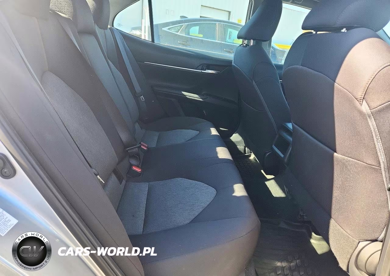 2018 Toyota Camry Le VIN:4T1B11HK8JU654008 - 10