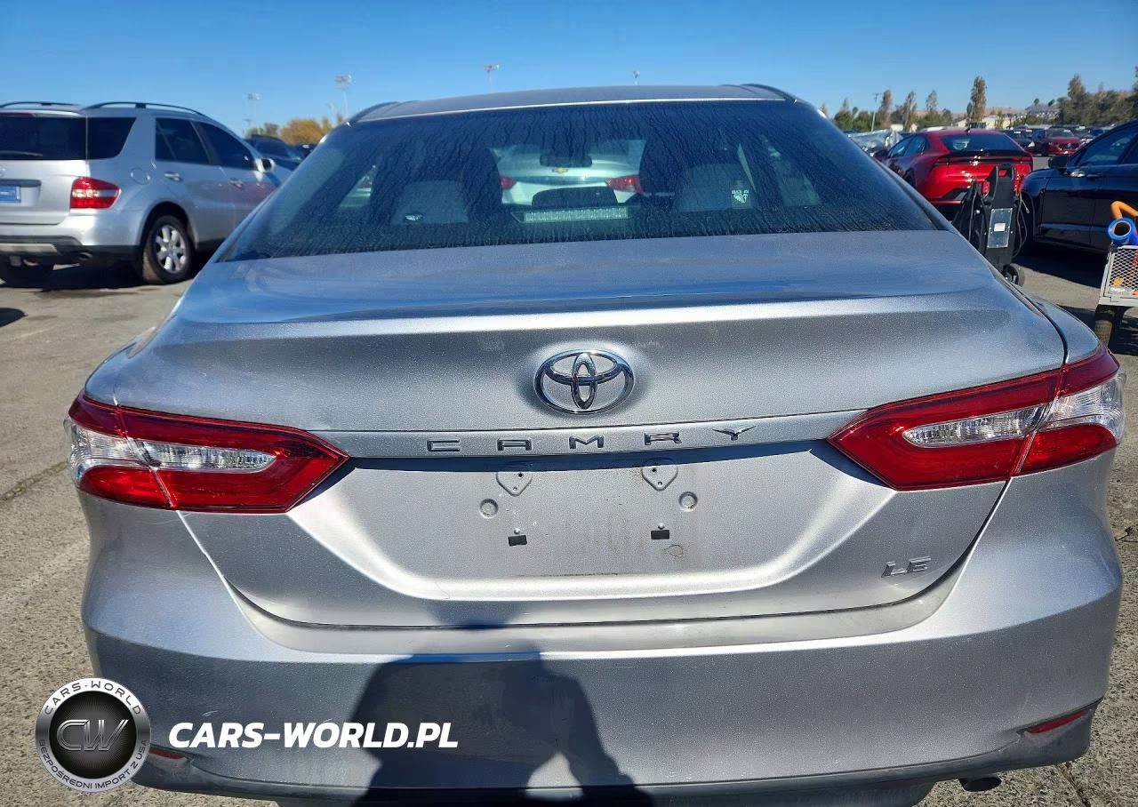 2018 Toyota Camry Le VIN:4T1B11HK8JU654008 - 6
