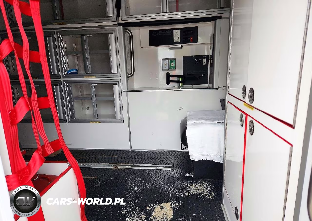 2018 Ford Econoline - Ambulance VIN:1FDWE3FSXJDC38238 - 11