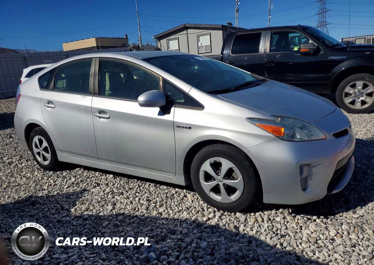 2014 Toyota Prius Two VIN:JTDKN3DU7E1776295 - 4