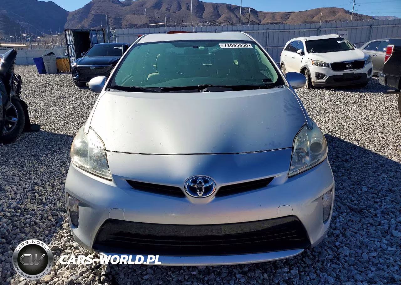 2014 Toyota Prius Two VIN:JTDKN3DU7E1776295 - 5