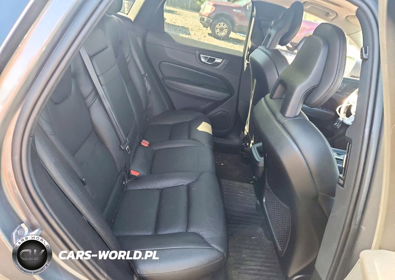2018 Volvo Xc60 T5 Momentum VIN:YV4102RK7J1089580 - 11
