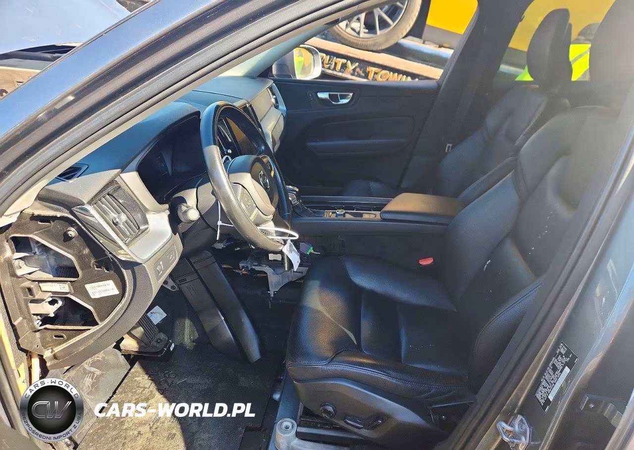 2018 Volvo Xc60 T5 Momentum VIN:YV4102RK7J1089580 - 7