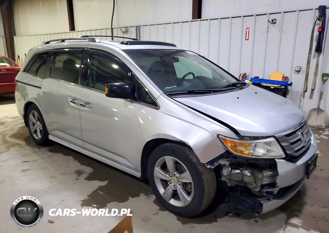 2012 Honda Odyssey Touring VIN:5FNRL5H9XCB008398 - 4