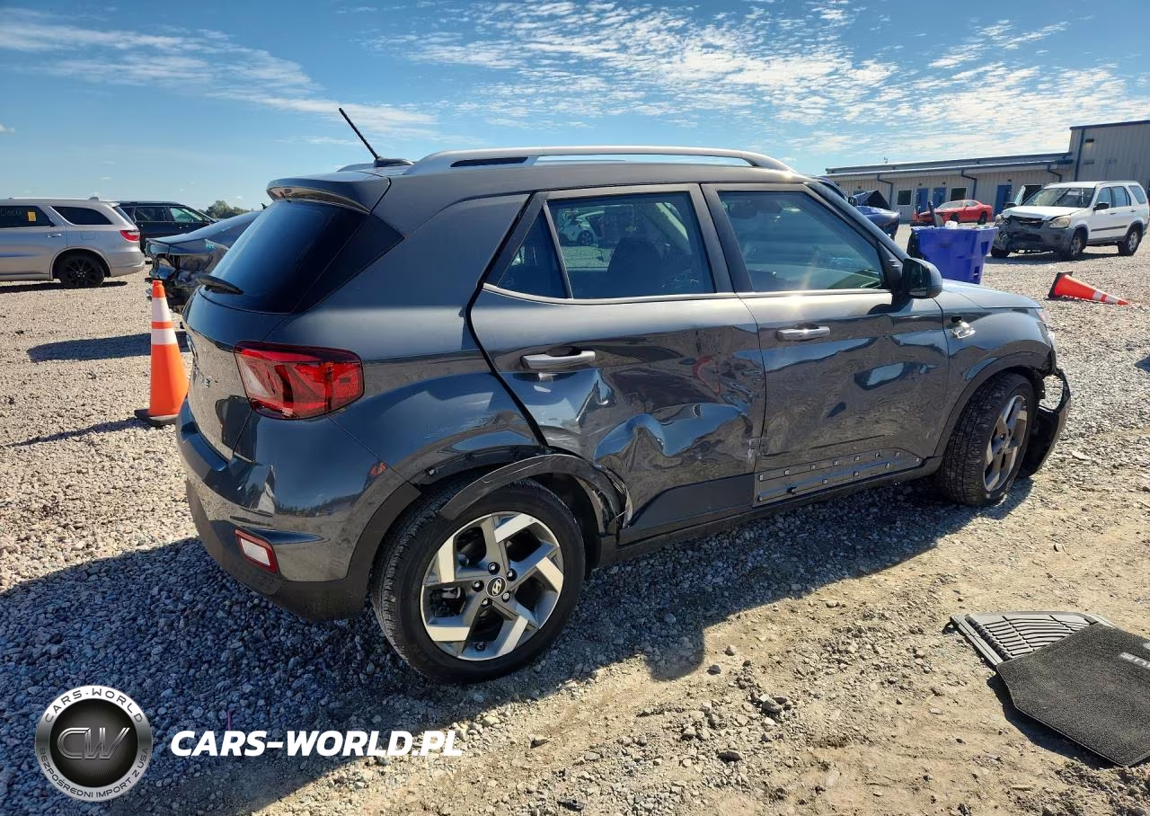 2025 Hyundai Venue Sel VIN:KMHRC8A37SU376014 - 3