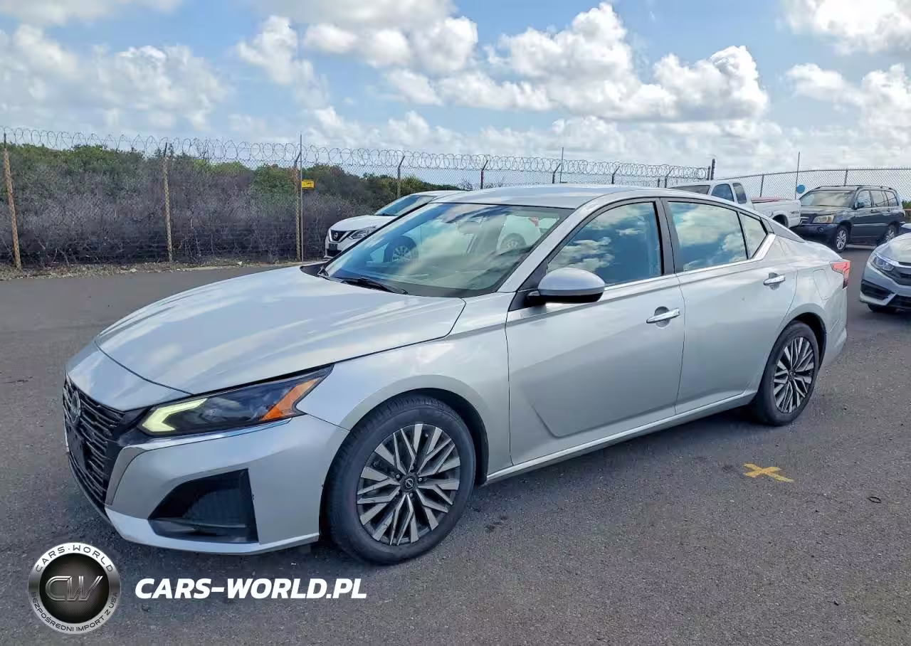 2023 Nissan Altima Sv