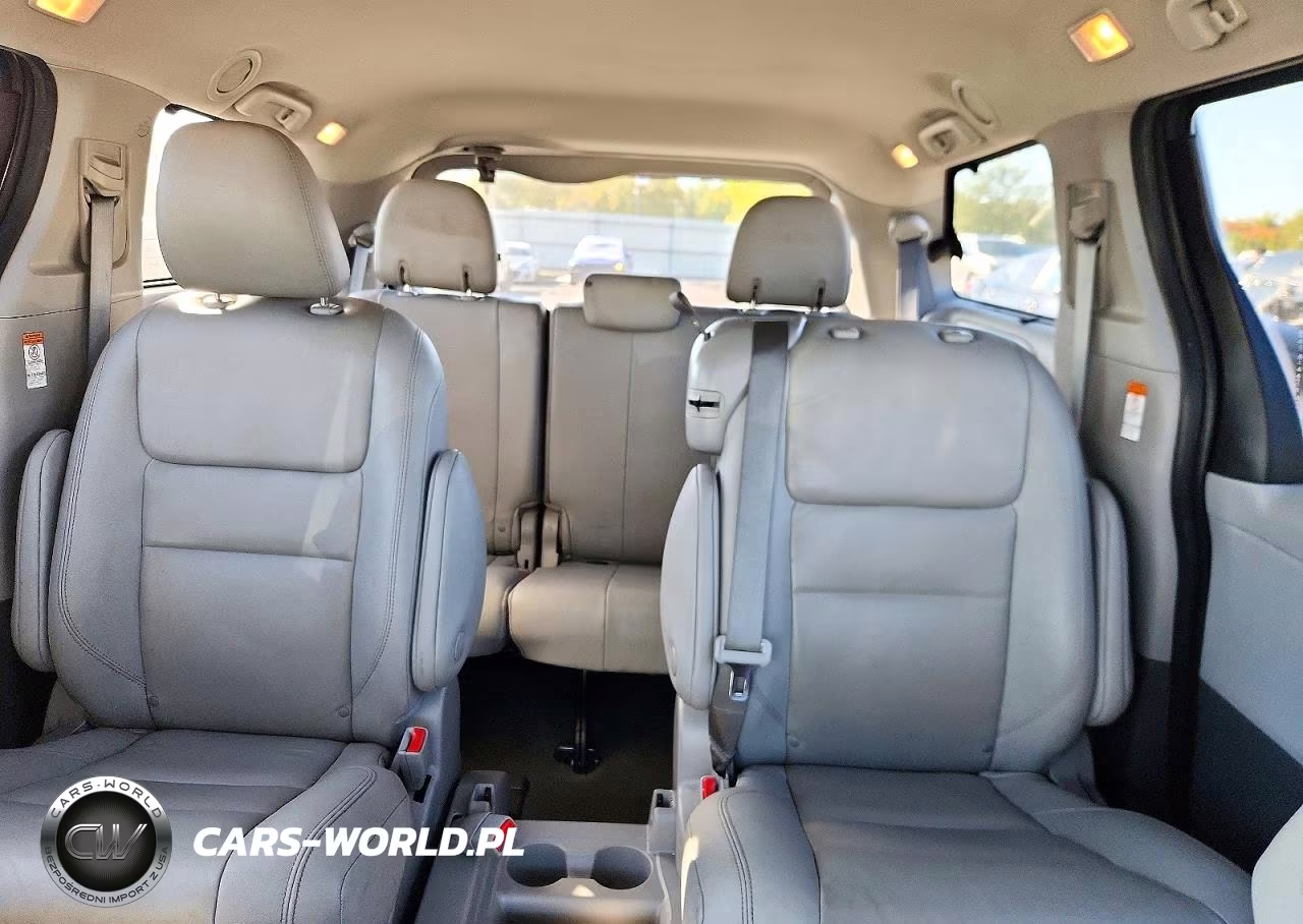 2020 Toyota Sienna Xle 8-Passenger VIN:5TDYZ3DCXLS031482 - 10