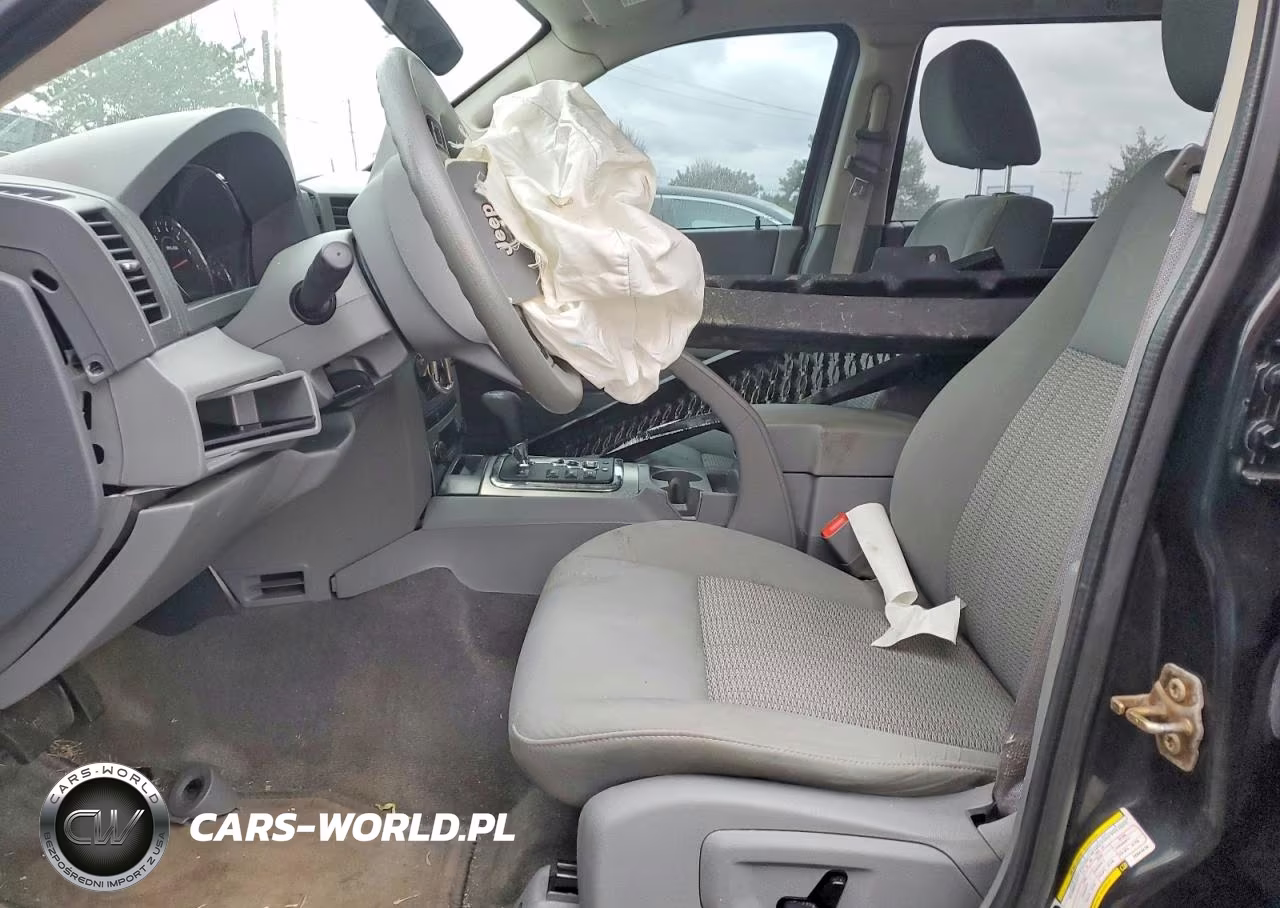 2007 Jeep Grand Cherokee Laredo VIN:1J8GR48K37C541479 - 7