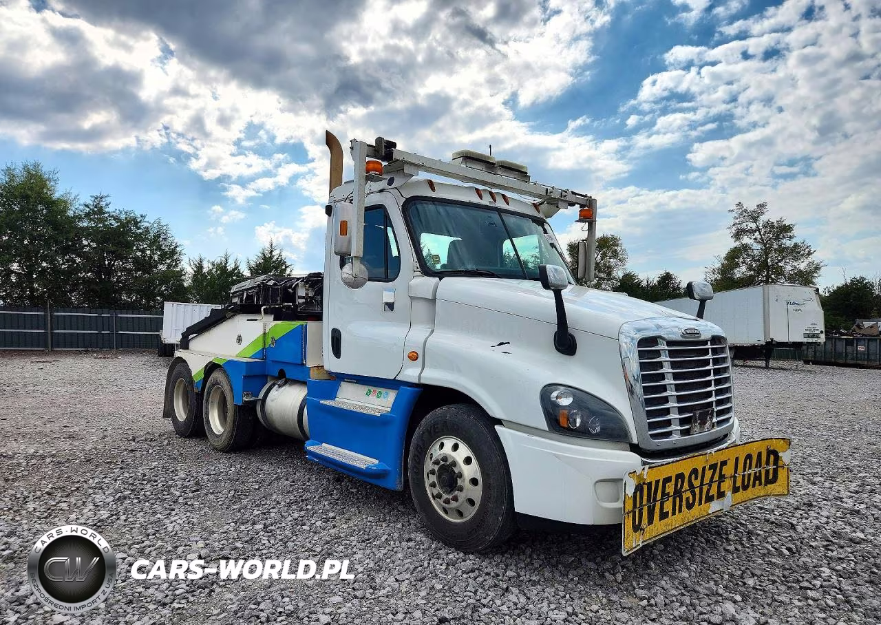 2018 Freightliner Cascadia Toter Truck VIN:3ALHGEDV8JSJU8164 - 4