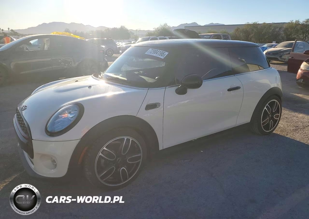 2017 Mini Cooper VIN:WMWXP5C33H3C64823 - 1