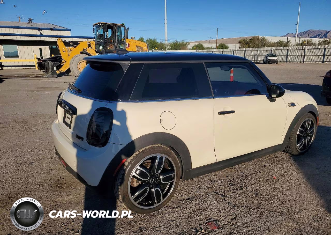 2017 Mini Cooper VIN:WMWXP5C33H3C64823 - 3