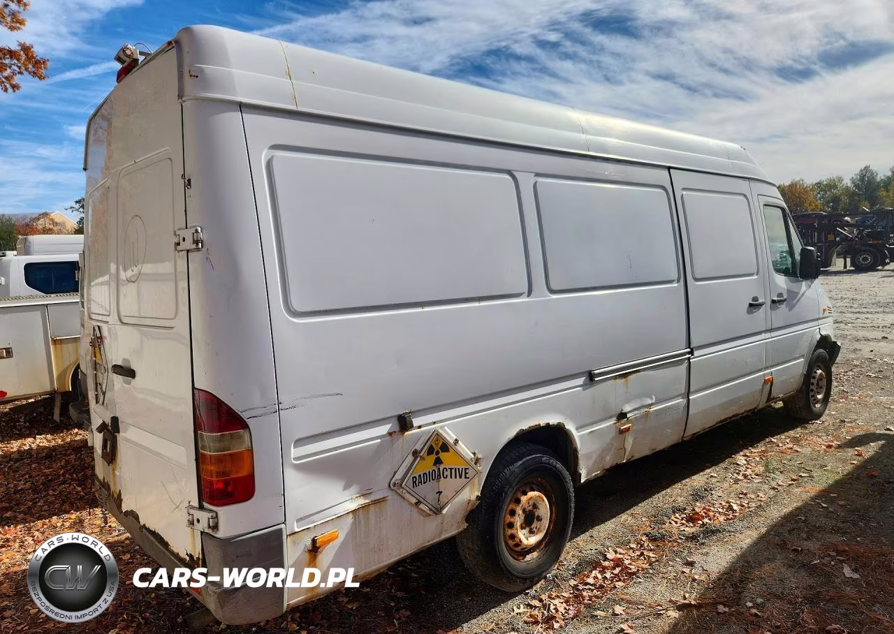 2002 Freightliner Sprinter 2500 VIN:WD2YD341325293263 - 3
