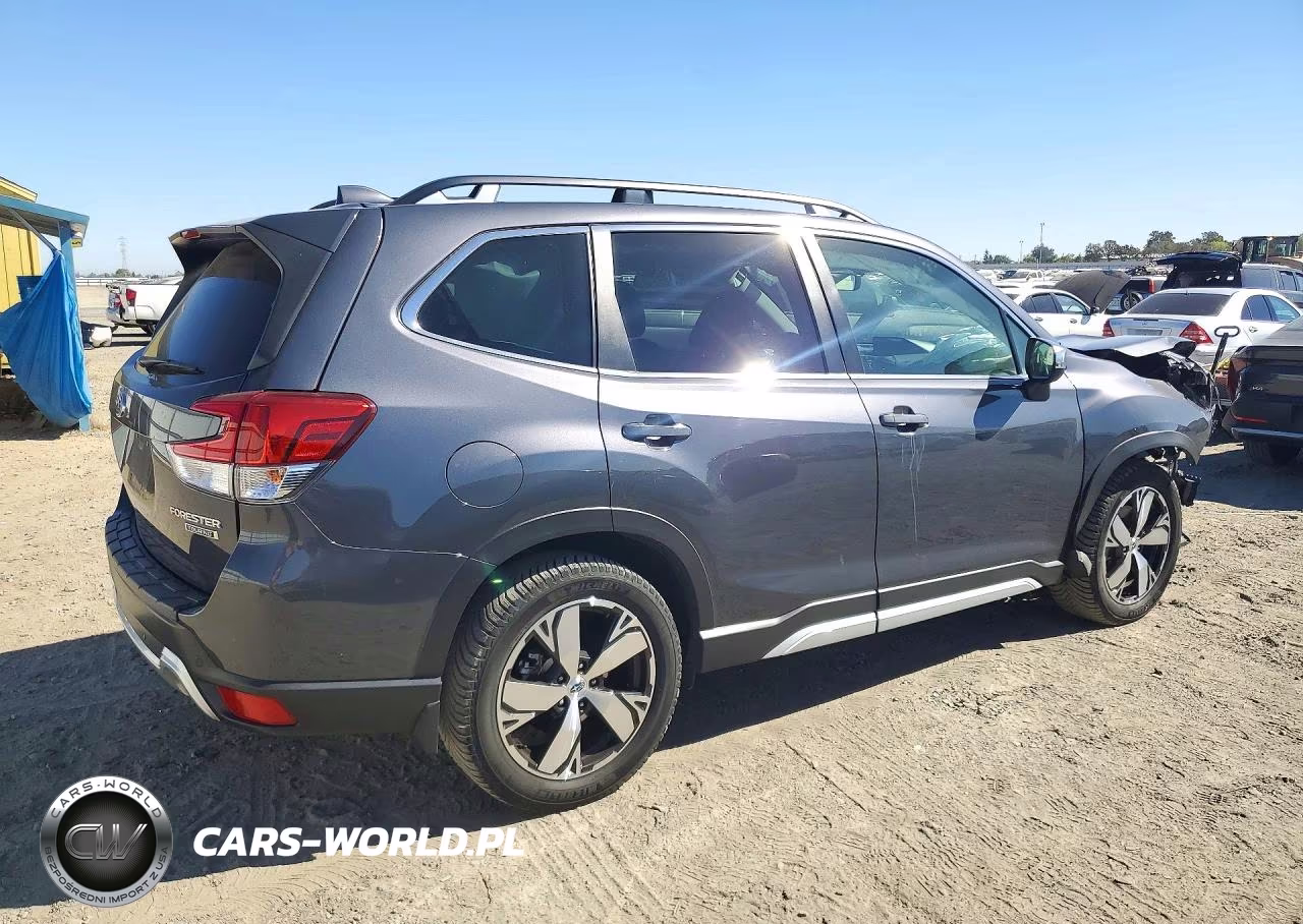 2020 Subaru Forester Touring VIN:JF2SKAXC3LH478509 - 3