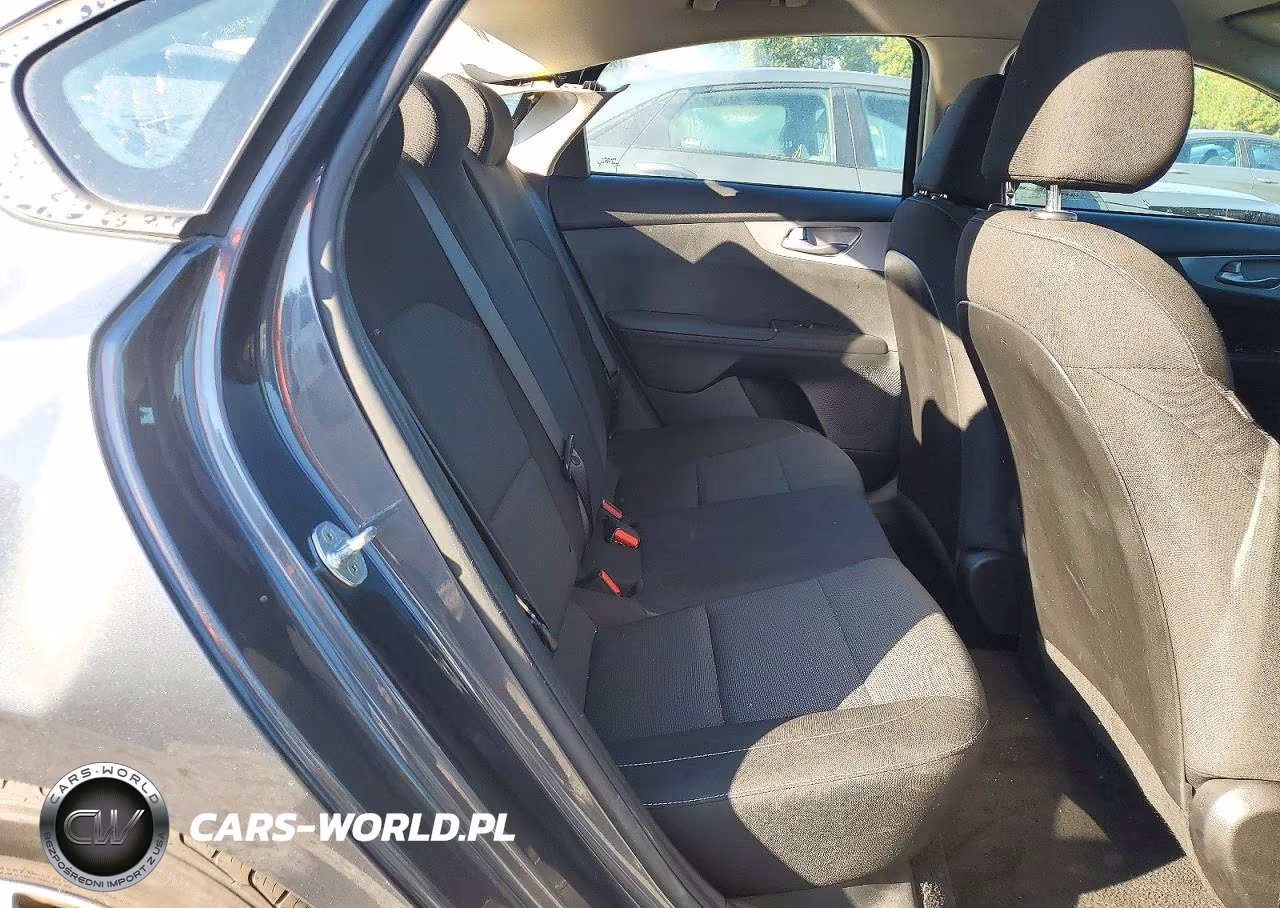 2023 Kia Forte Lxs VIN:3KPF24AD8PE587837 - 10