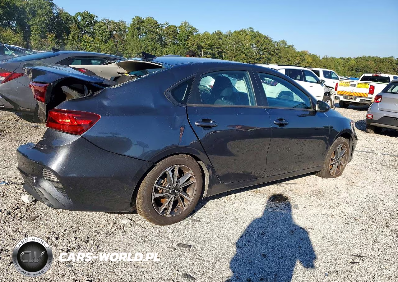 2023 Kia Forte Lxs VIN:3KPF24AD8PE587837 - 3
