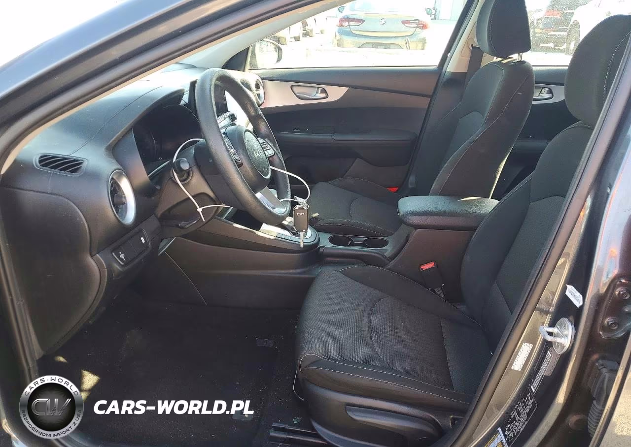 2023 Kia Forte Lxs VIN:3KPF24AD8PE587837 - 7