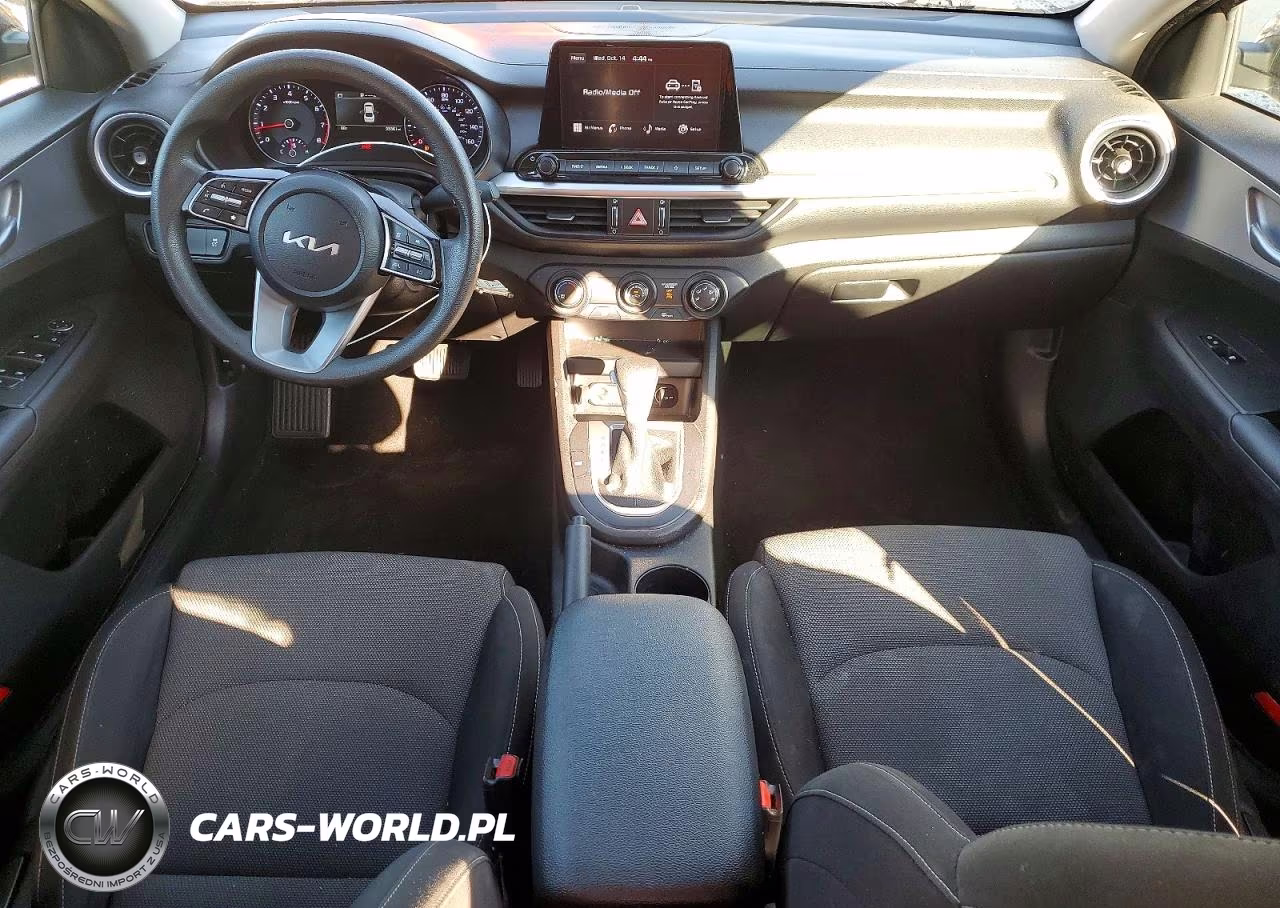 2023 Kia Forte Lxs VIN:3KPF24AD8PE587837 - 8