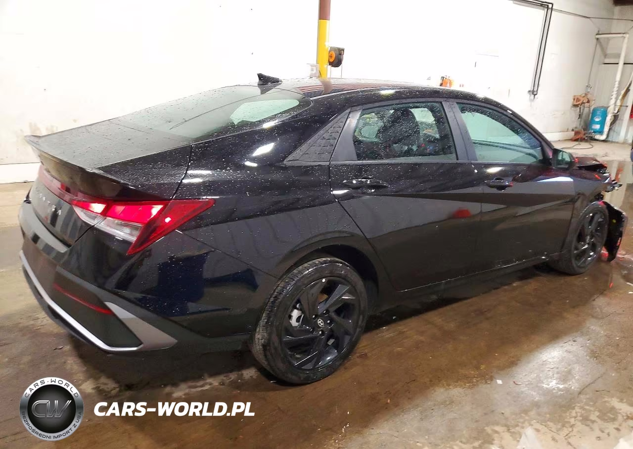 2026 Hyundai Elantra Sel Sport VIN:KMHLM4DG3TU210147 - 3